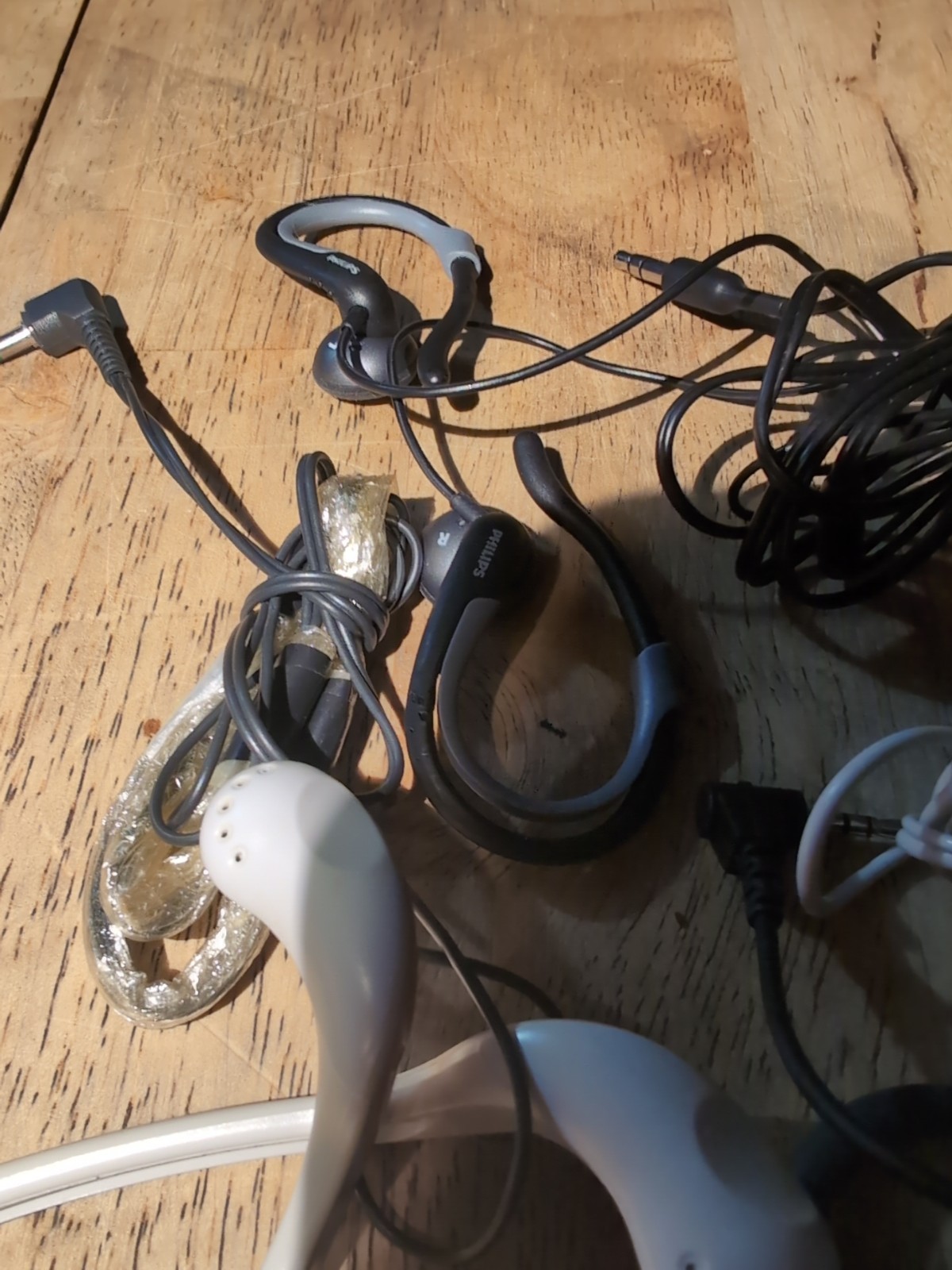 Lot Of Headphones And Earpieces Mdr-w014