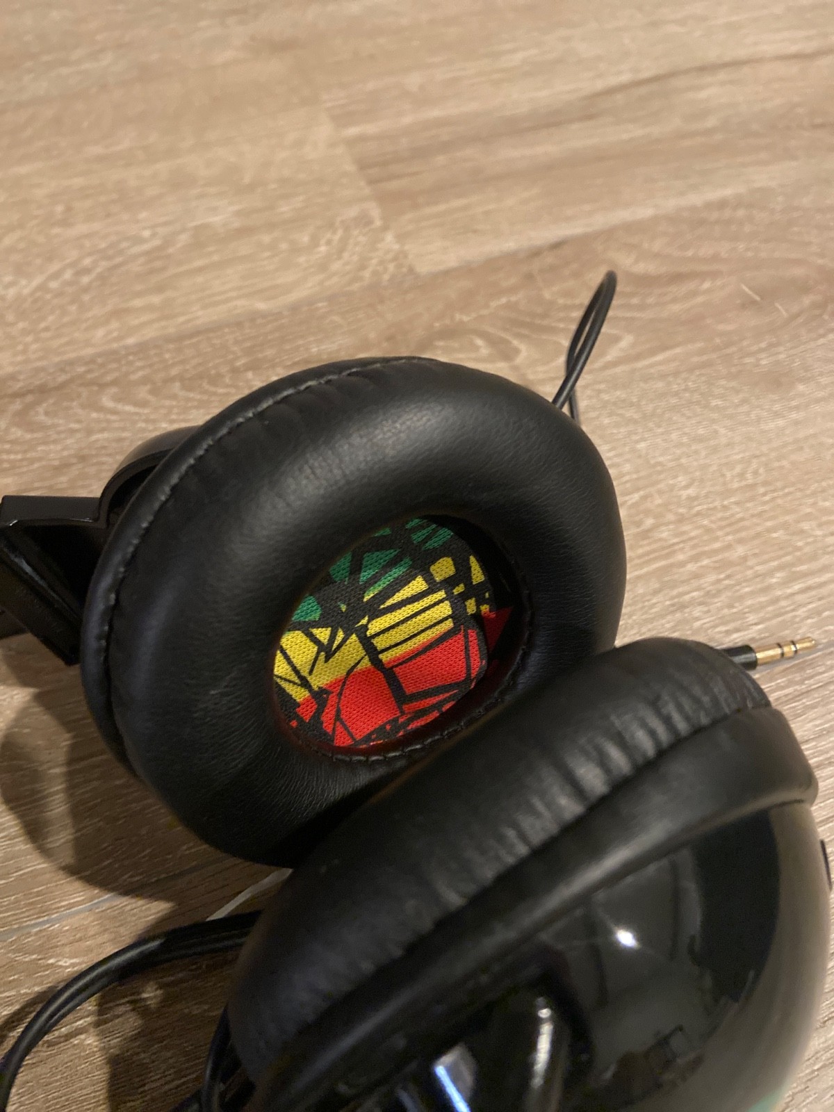 Skullcandy Hesh Headphones Shattered Rasta Wired Over Ear Headphones
