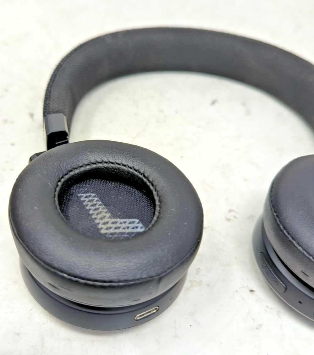 JBL Live 460NC Bluetooth Wireless On-ear Noise-Cancelling Headphones