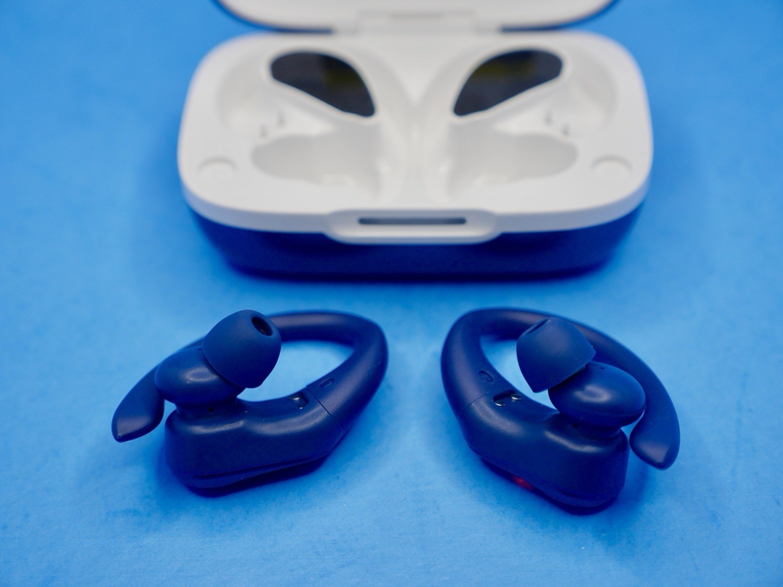 T59 Blue Wireless Bluetooth In-Ear Ear-hook Earbuds USB-C
