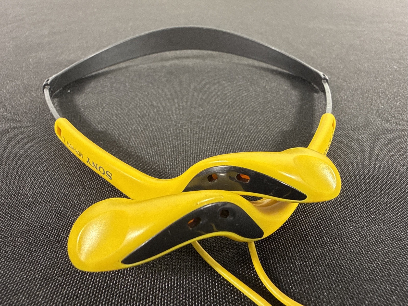 SONY MDR-W014 Yellow Sports Walkman Stereo Headphones 3.5mm Jack