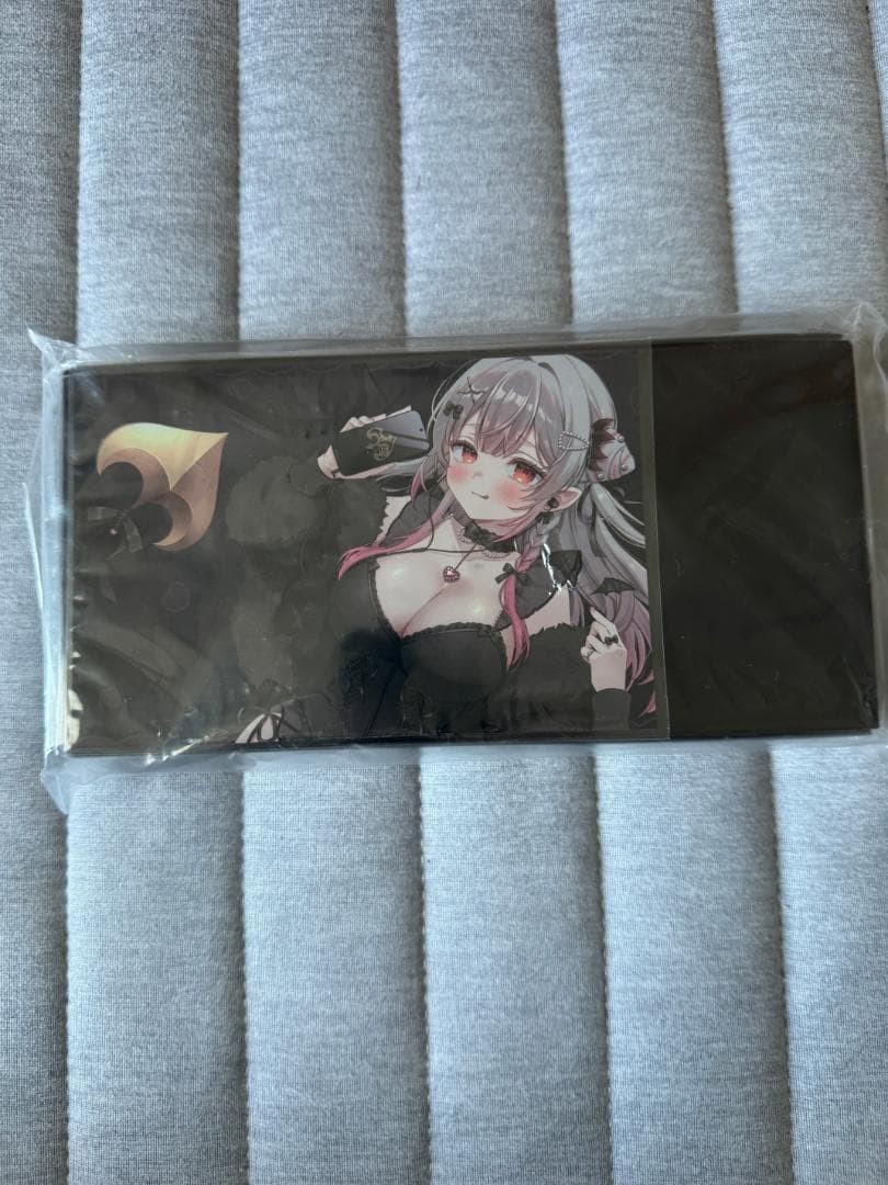 VR1000 ASMR Earphones White & Black Sealed with Card