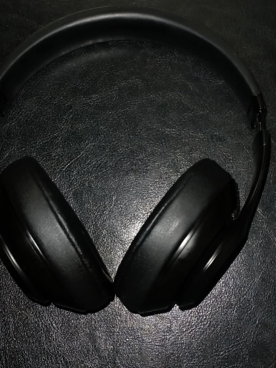 Beats by Dr. Dre Solo3 Over the Ear Headphone – Gloss Black