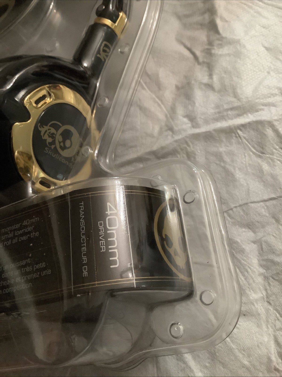 New Skullcandy Lowrider On Ear 40mm Headphones Foldable Liteweight Black & Gold