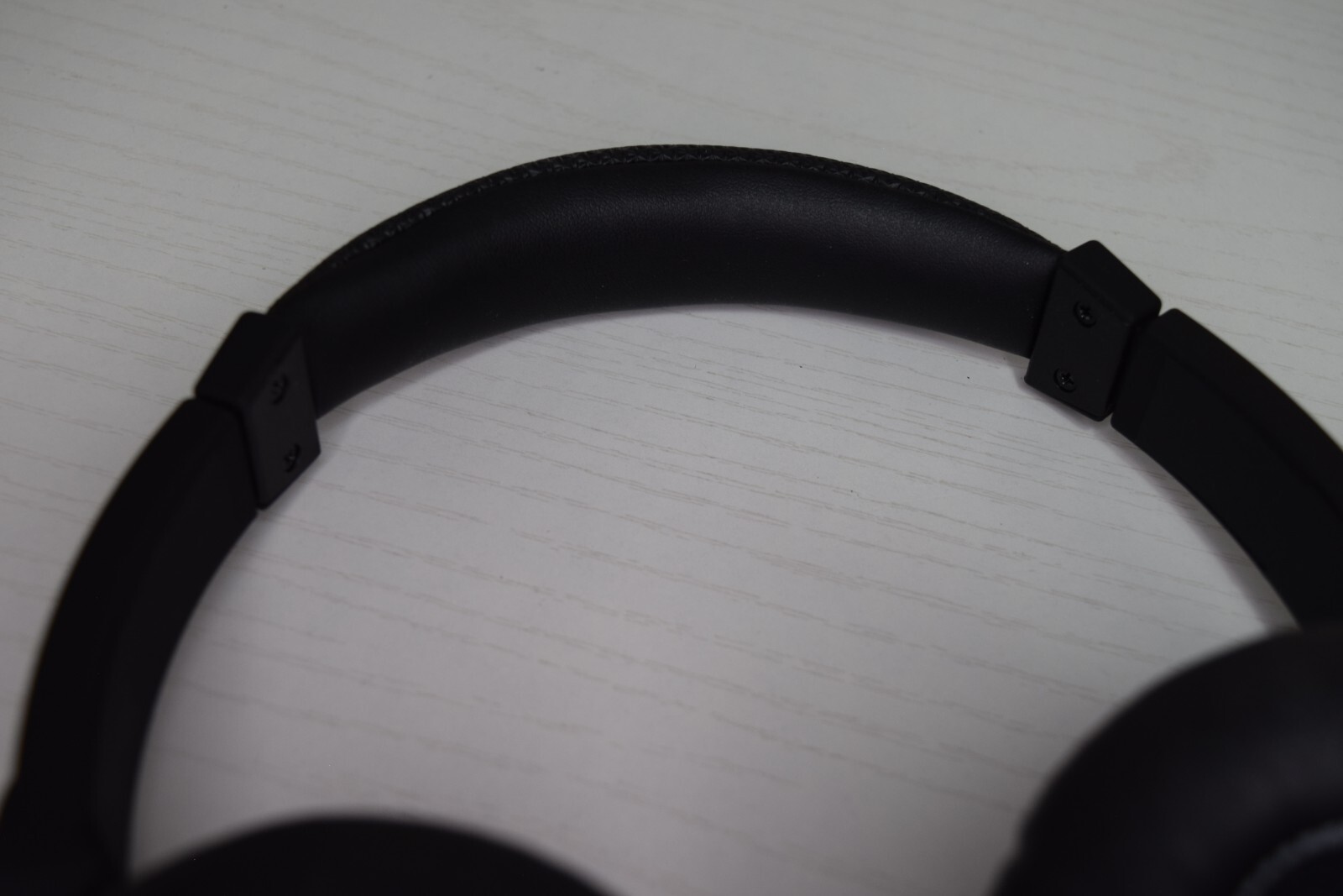 Delta Studio Premium Headset Headphones First Class Over Ear 2 Pins Noise Cancel