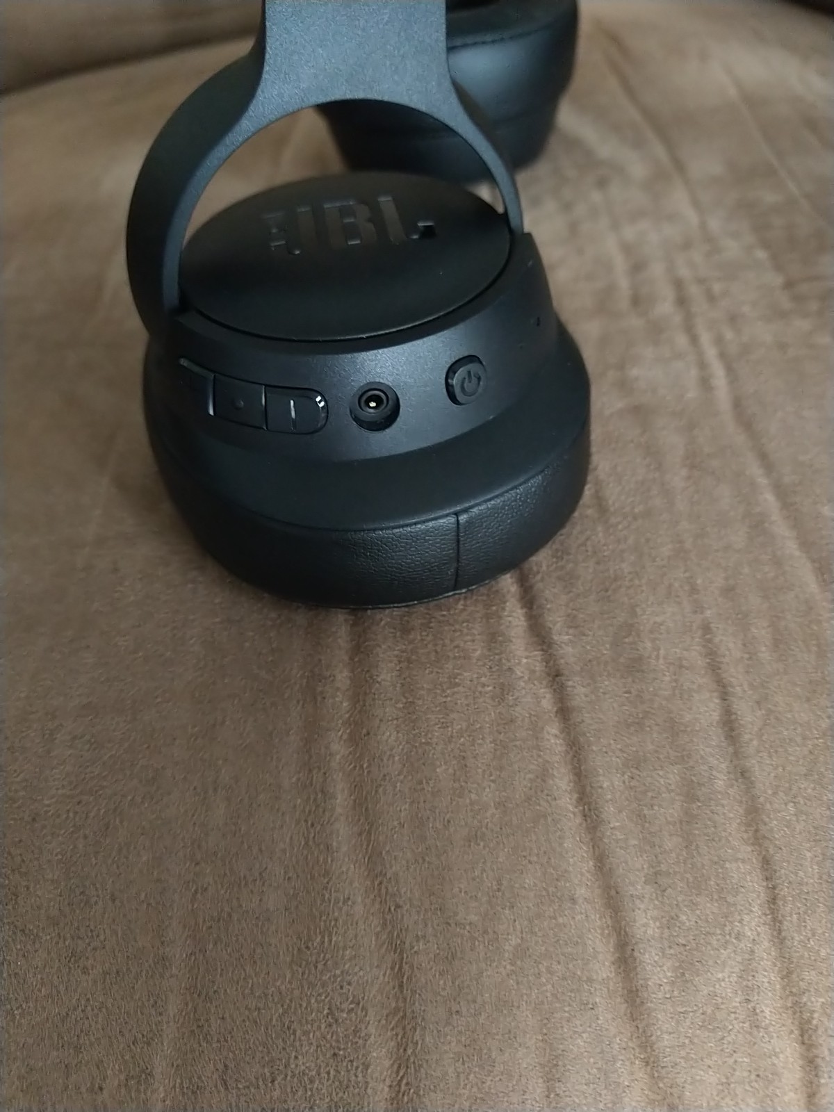 JBL Tune 720BT – wireless over-ear headphones- Black