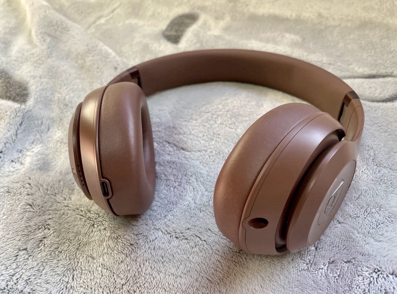 Brand New Sealed Beats Studio Pro KIM – Earth Wireless Bluetooth Headphones