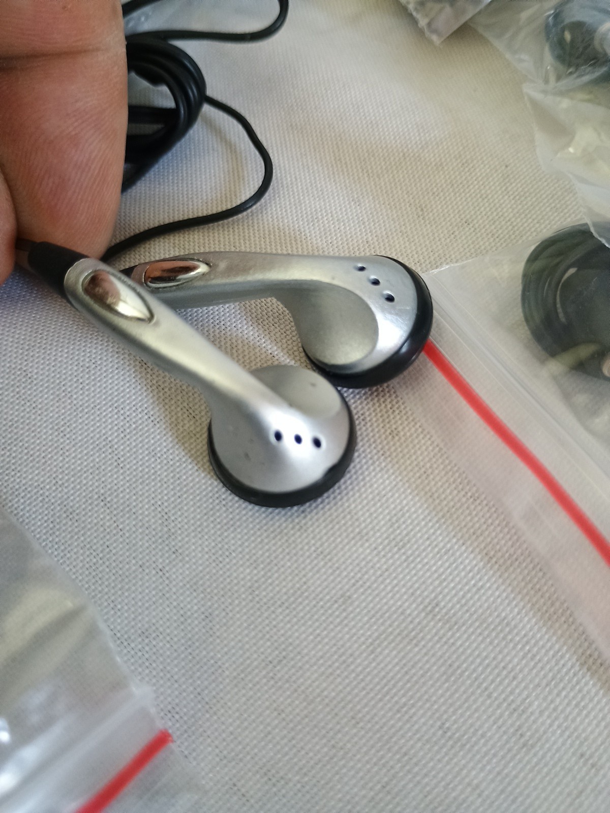 Disposable Headphones Earbuds Lot of 10 3.5mm Plug Individual Package (51)