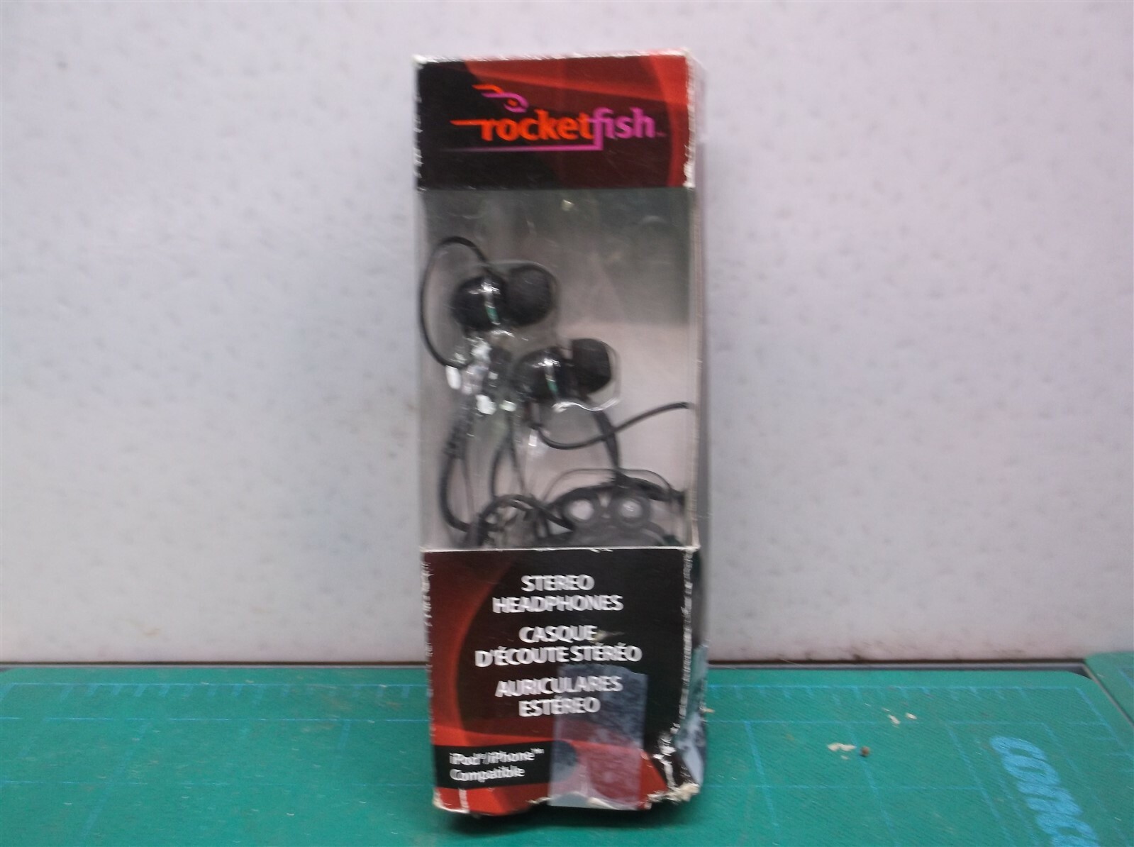 Rocketfish Black Earbuds Headphones Headset- 20Hz a 20kHz DG2