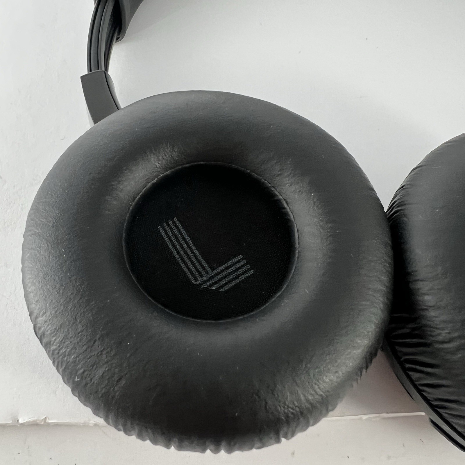 JBL Tune 670NC wireless with Active Noise Cancelling headphones