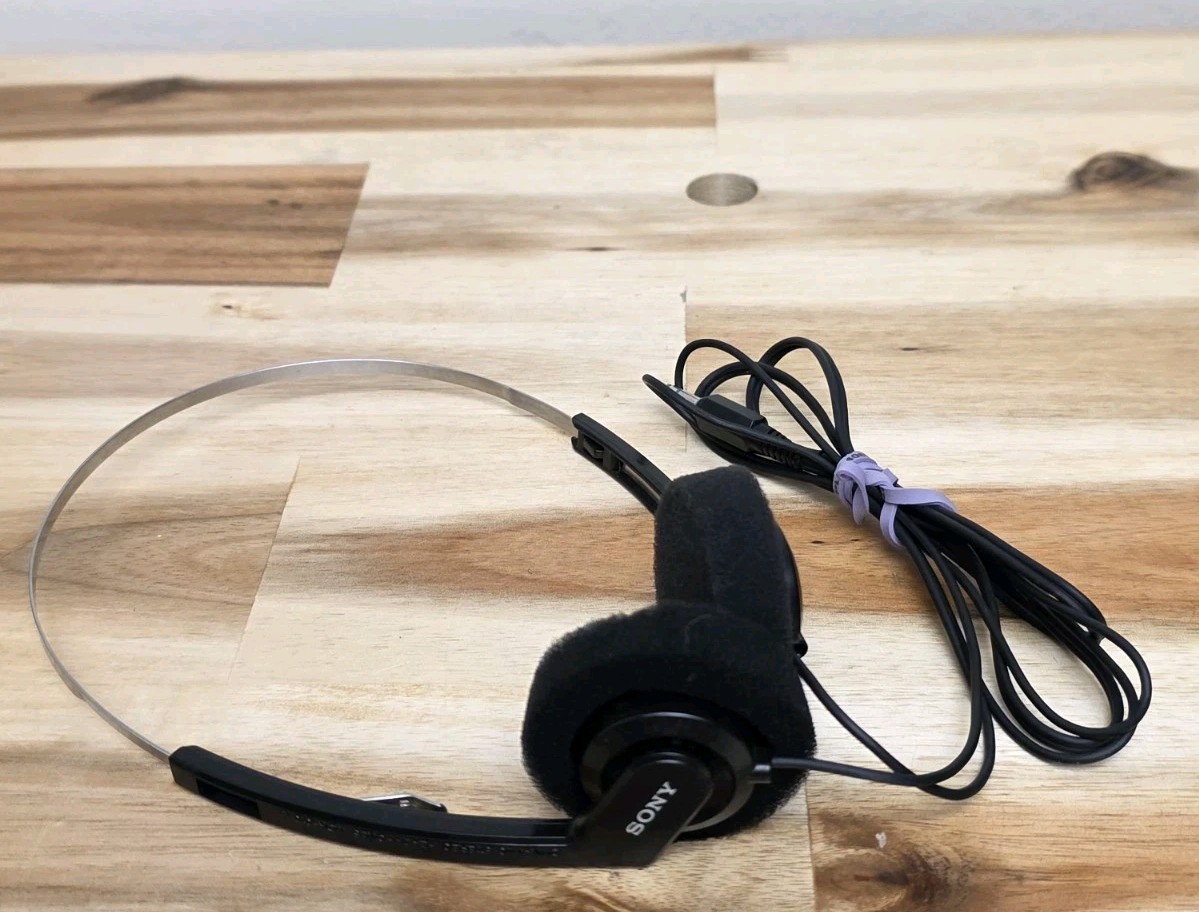 Vintage Sony MDR-010 Dynamic Stereo Headphones Wired For Walkman TESTED & WORKS