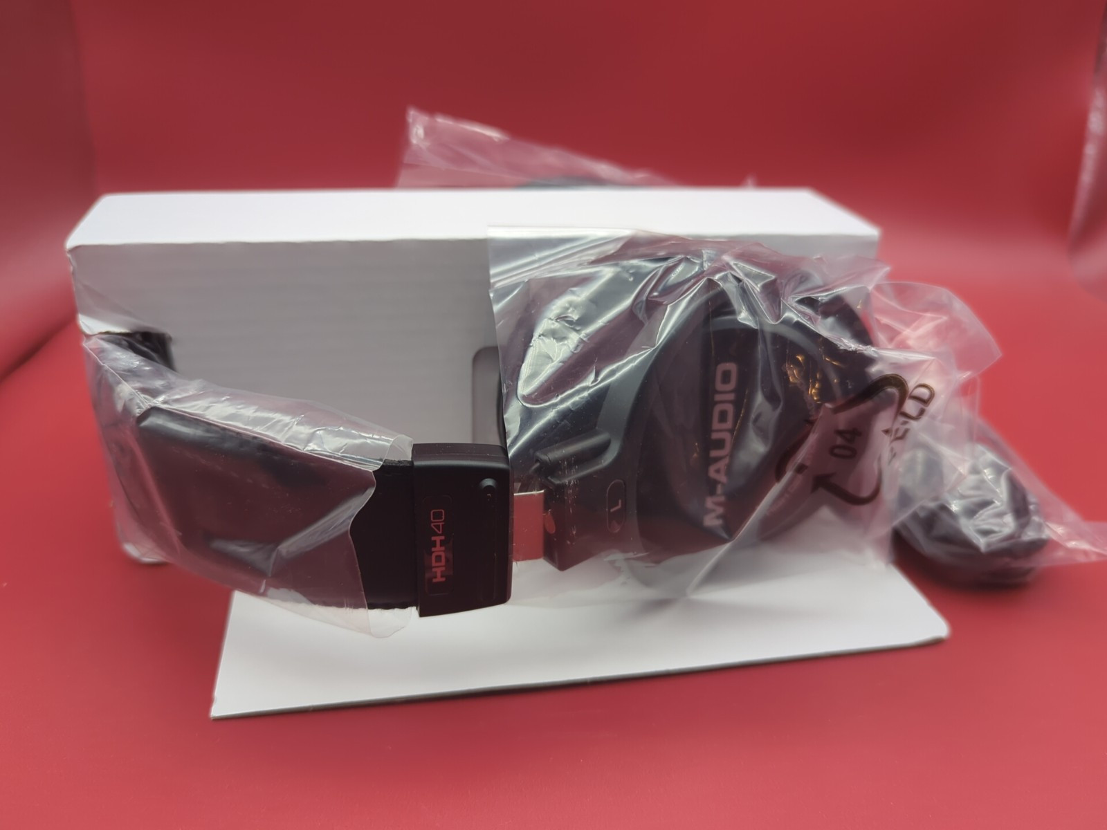 M-Audio HDH40 – Over Ear Studio Monitoring Headphones