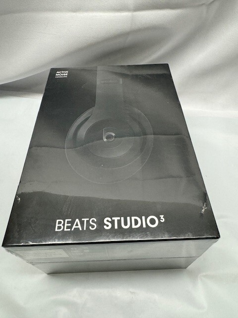 Beats Studio3 Wireless Over-Ear Noise Cancelling Headphones – Matte Black *New