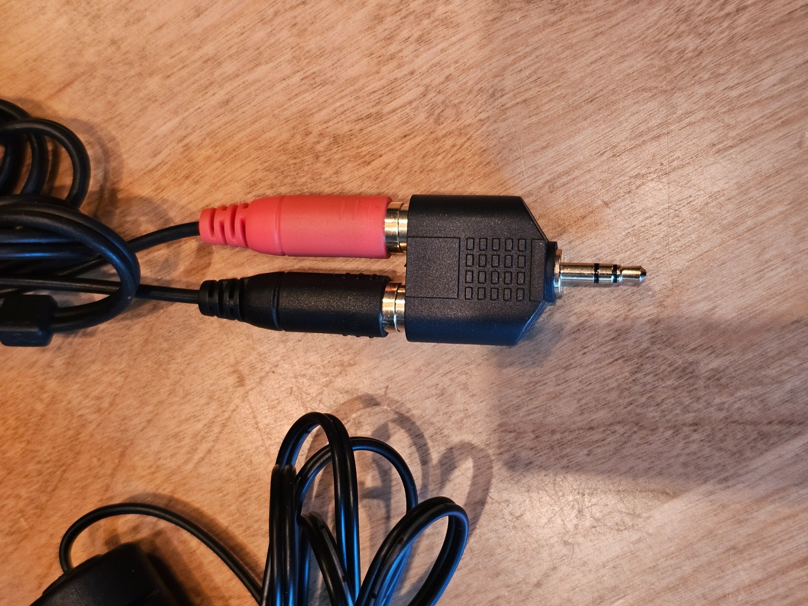 Sennheiser RS 135 On-Ear Wireless RF Headphones with Charging Cradle