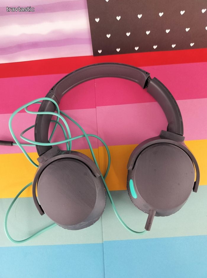 Skullcandy Riff on-ear Headphones with Microphone in Grey/Teal Tested