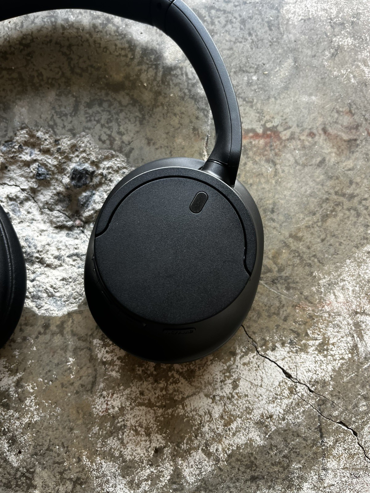Sony WH-CH720N Lightweight Noise Canceling Wireless Headphones -BLACK WHCH720N