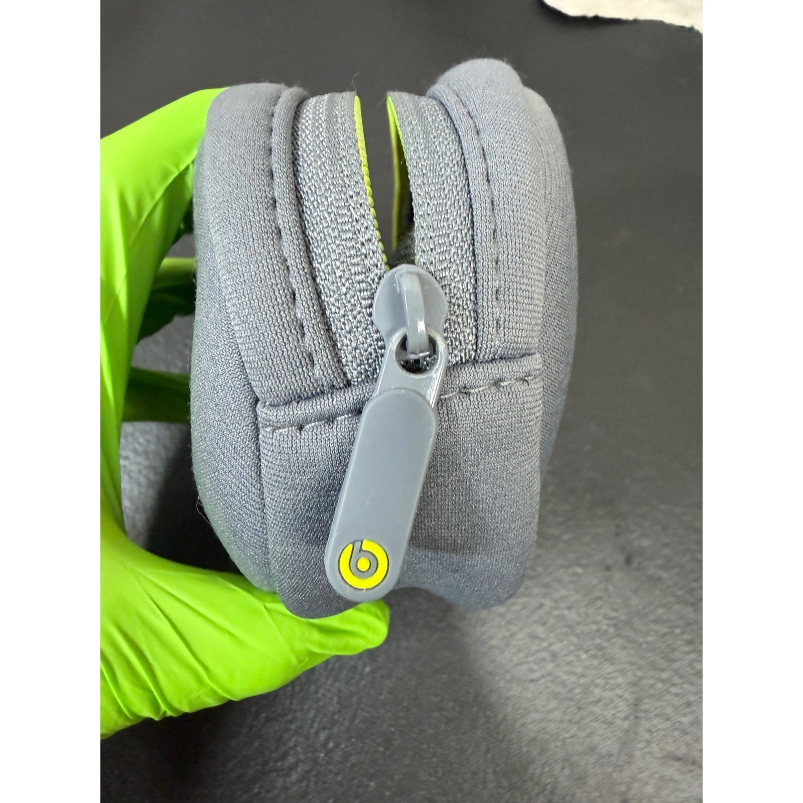 Beats Solo 2 Wireless Headphones Unisex Adjustable Shock Yellow Bluetooth Audio