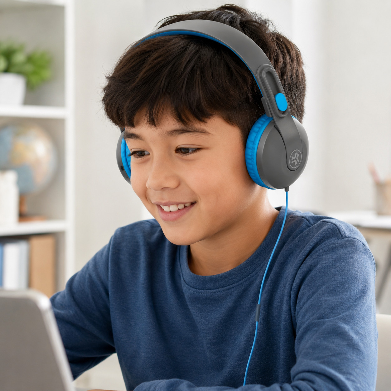 Kids Wired On-Ear Headphones 85dB Volume Limited Mic 3.5mm Black Blue
