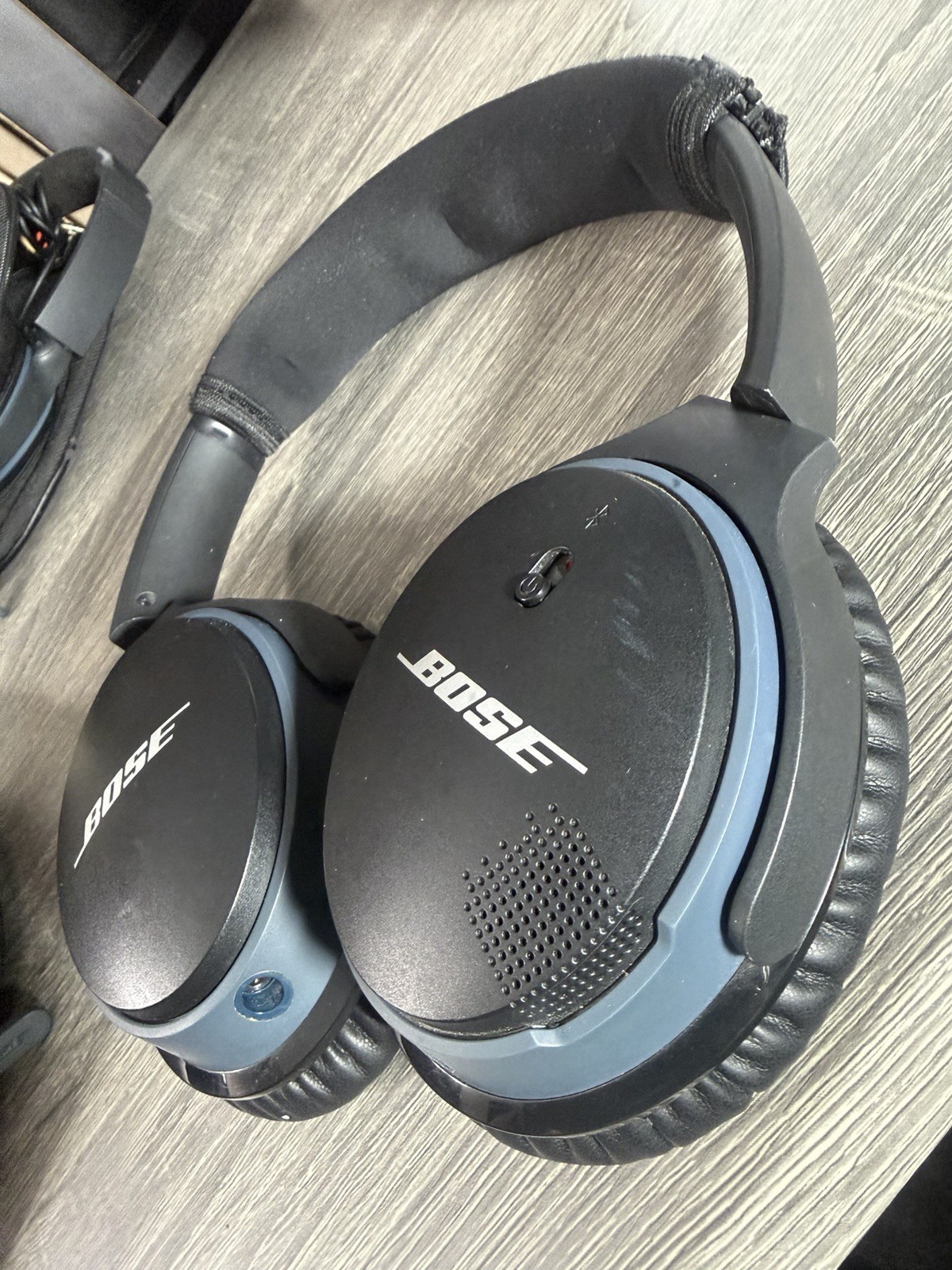 Bose SoundLink Around-Ear II AE2W Wireless Bluetooth New Pads.