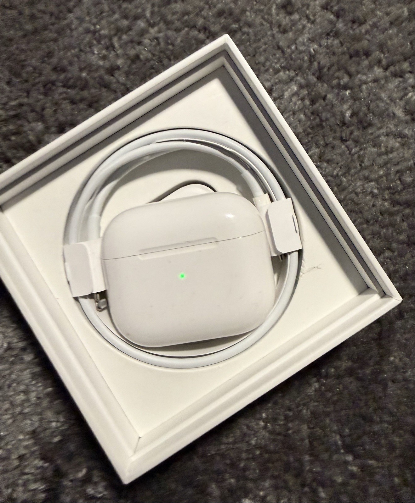Apple AirPods Pro White Bluetooth Wireless Earbuds w/ Wireless Charging Case