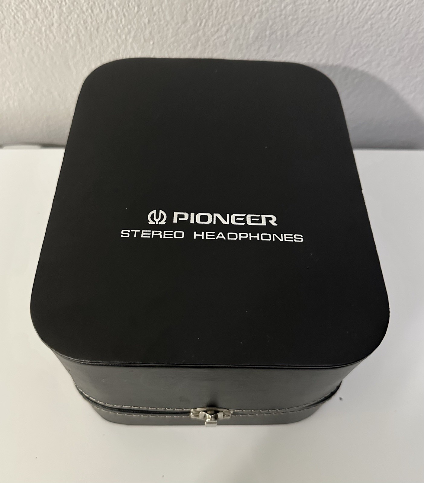 Pioneer SE-50 Stereo Over-Ear Headphones Adjustable Headband 1/4″ Plug Case