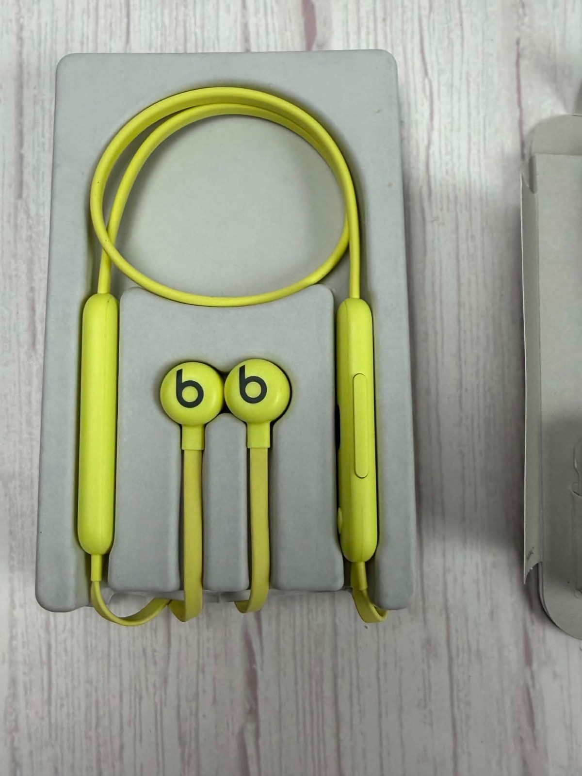 Beats Flex Yuzu Yellow All Day Wireless Earphones A2295 MYMD2LL/A