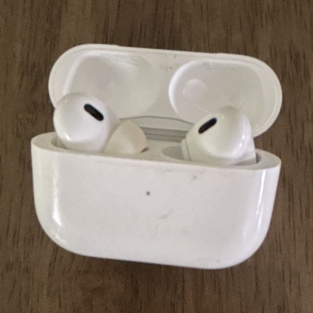 Apple AirPods Pro True Wireless Bluetooth In-Ear Earbuds w/ Mic, Case White