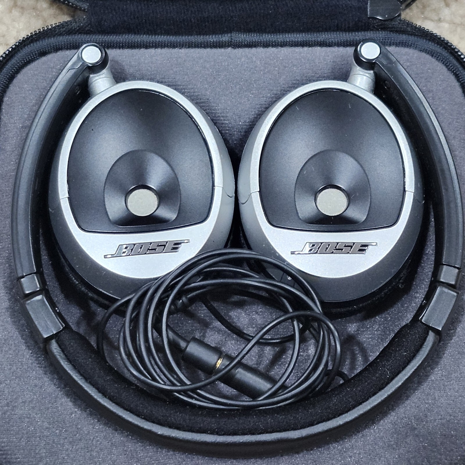 BOSE Wired Headphones With Case 2.5mm Jack