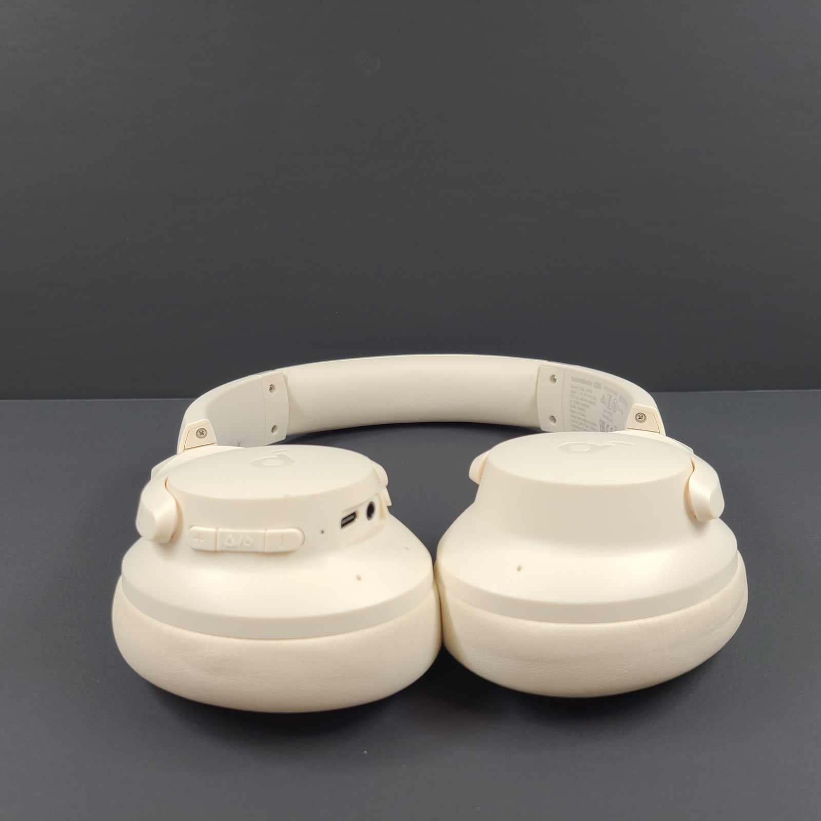 Soundcore Q20i Wireless Bluetooth Noise Canceling Headphones – Beige Grade A