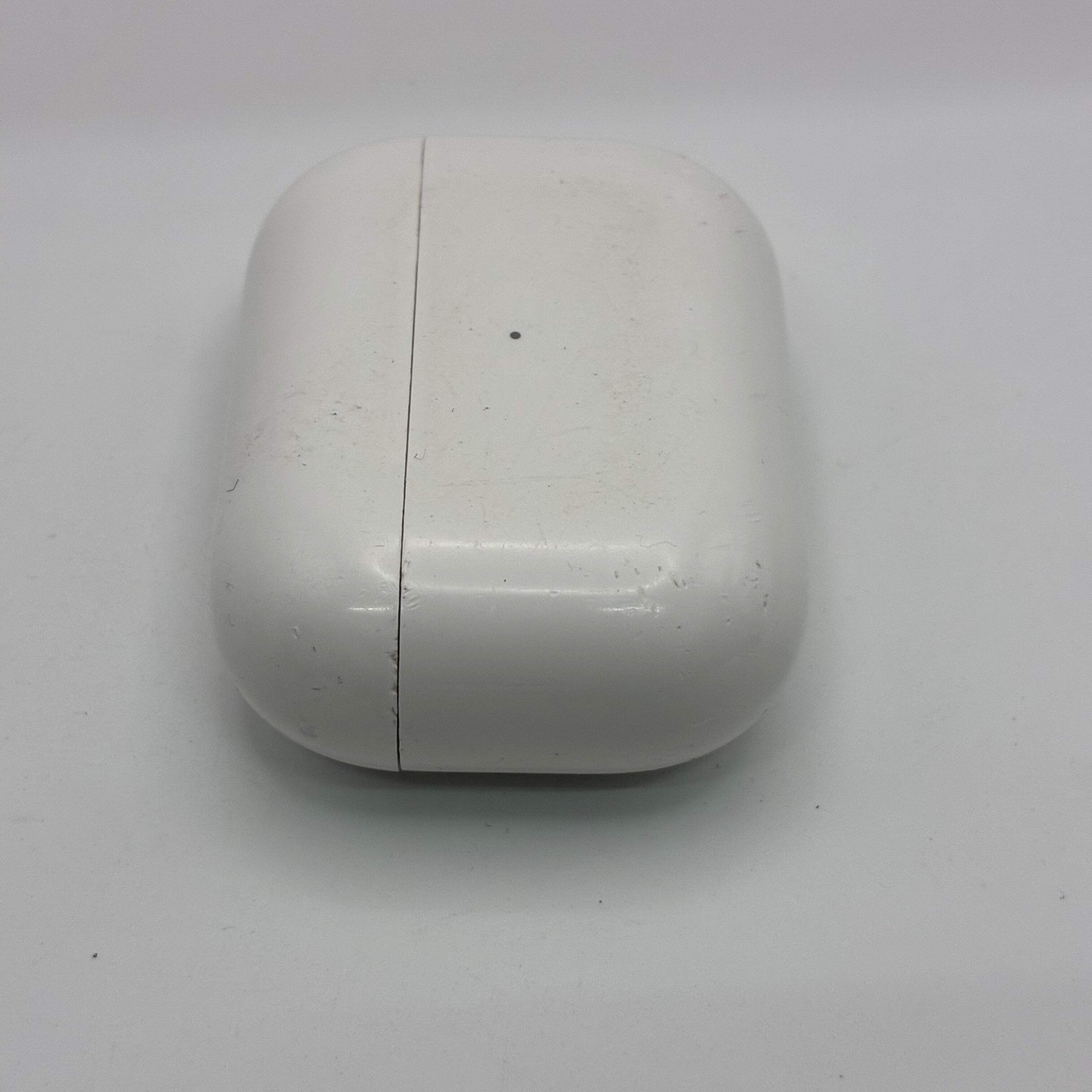 Apple AirPods Wireless Charging Case A2700 2022 White Replacement Only – Used B