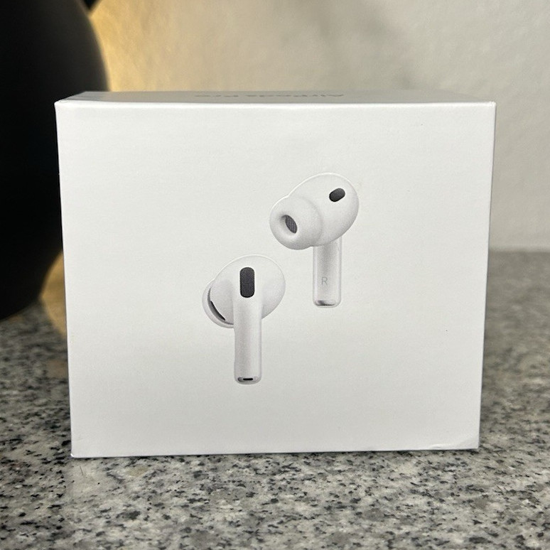 Earbuds comes with can can xxs xs s and large super good Bluetooth