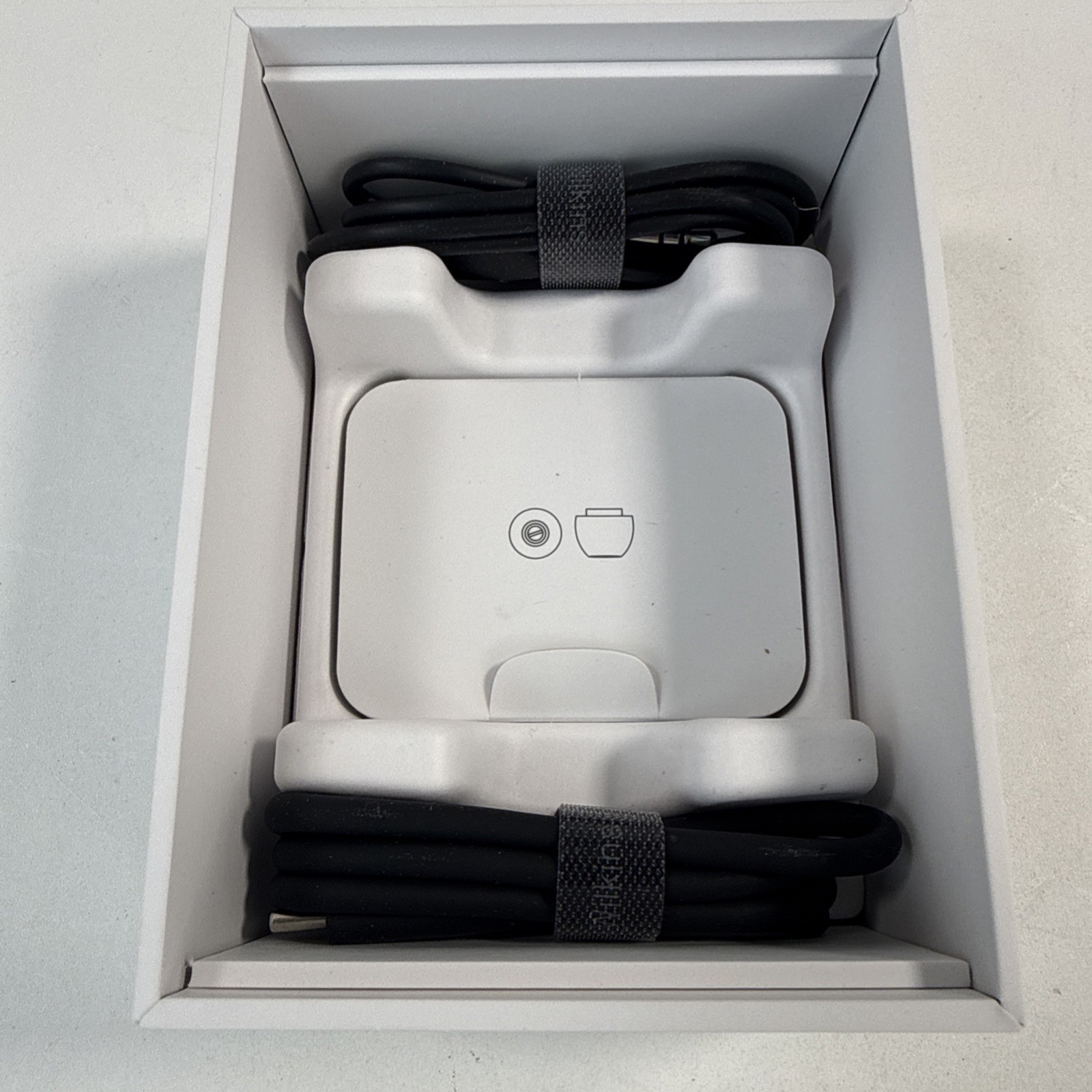 Bowers & Wilkins Pi8 In-Ear Wireless Noise Cancelling Headphones – Midnight Blue
