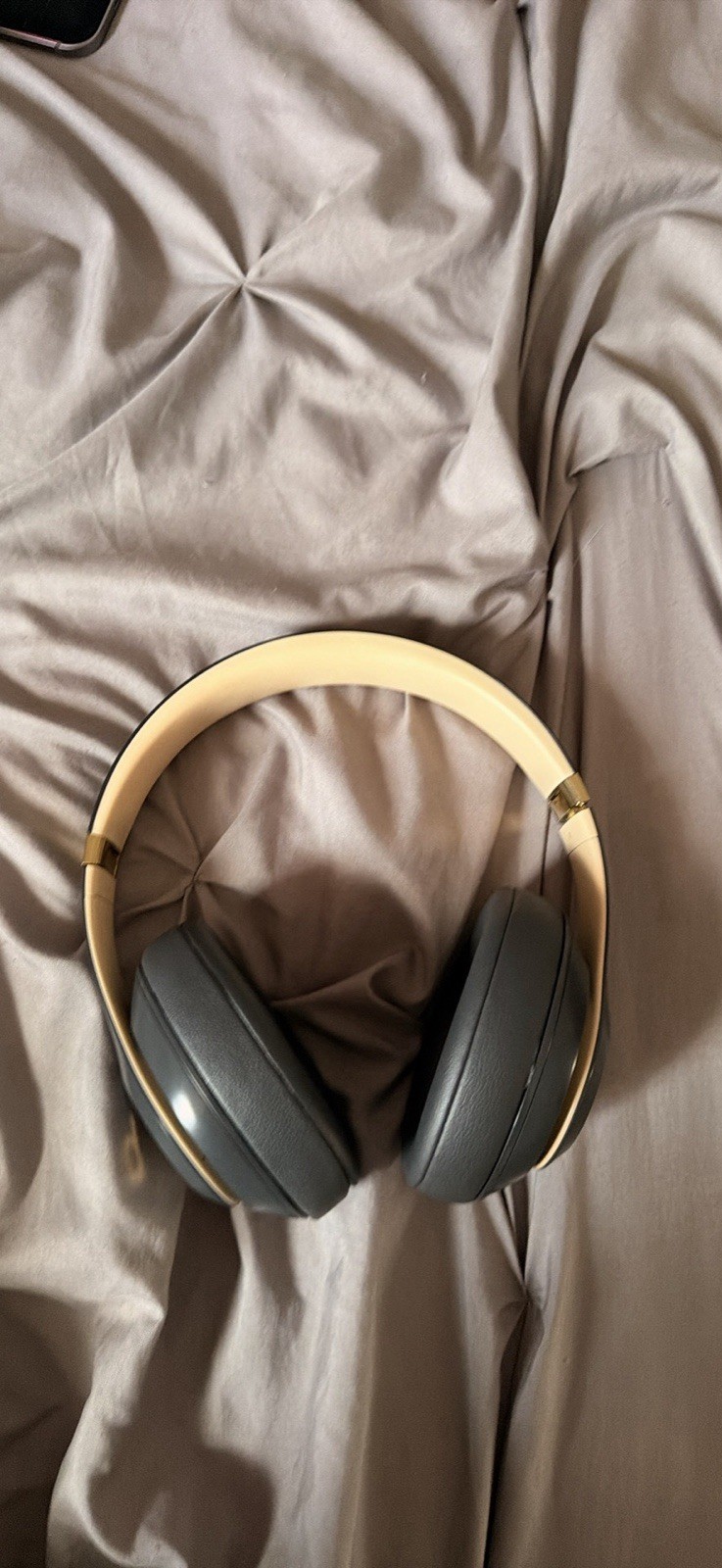 Beats by Dr. Dre Studio3 Headphones Black/Gold Bluetooth Wired Case Cable
