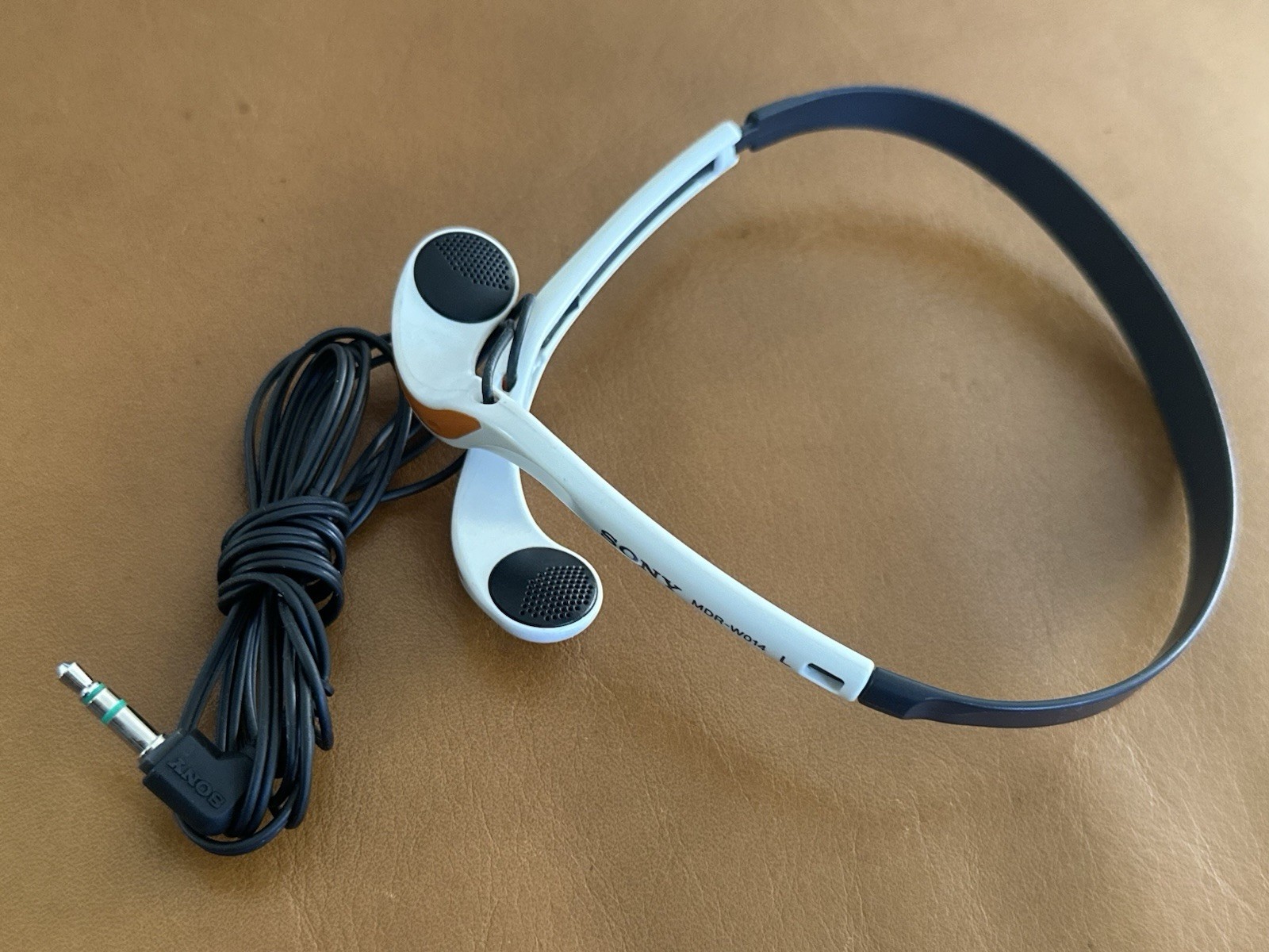 Sony MDR-W014 Sports Walkman White Orange In-Ear Headphones 3.5mm Jack