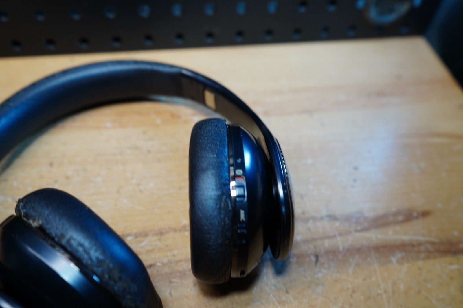 (E) Samsung Level On EO-PN900 Bluetooth Noise Cancelling Headphones Blue