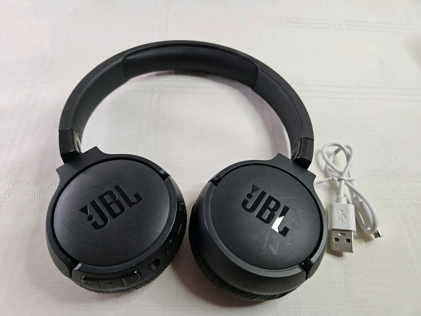 JBL Tune 670NC Wireless On-Ear Headphones with Adaptive Noise Cancelling – Black
