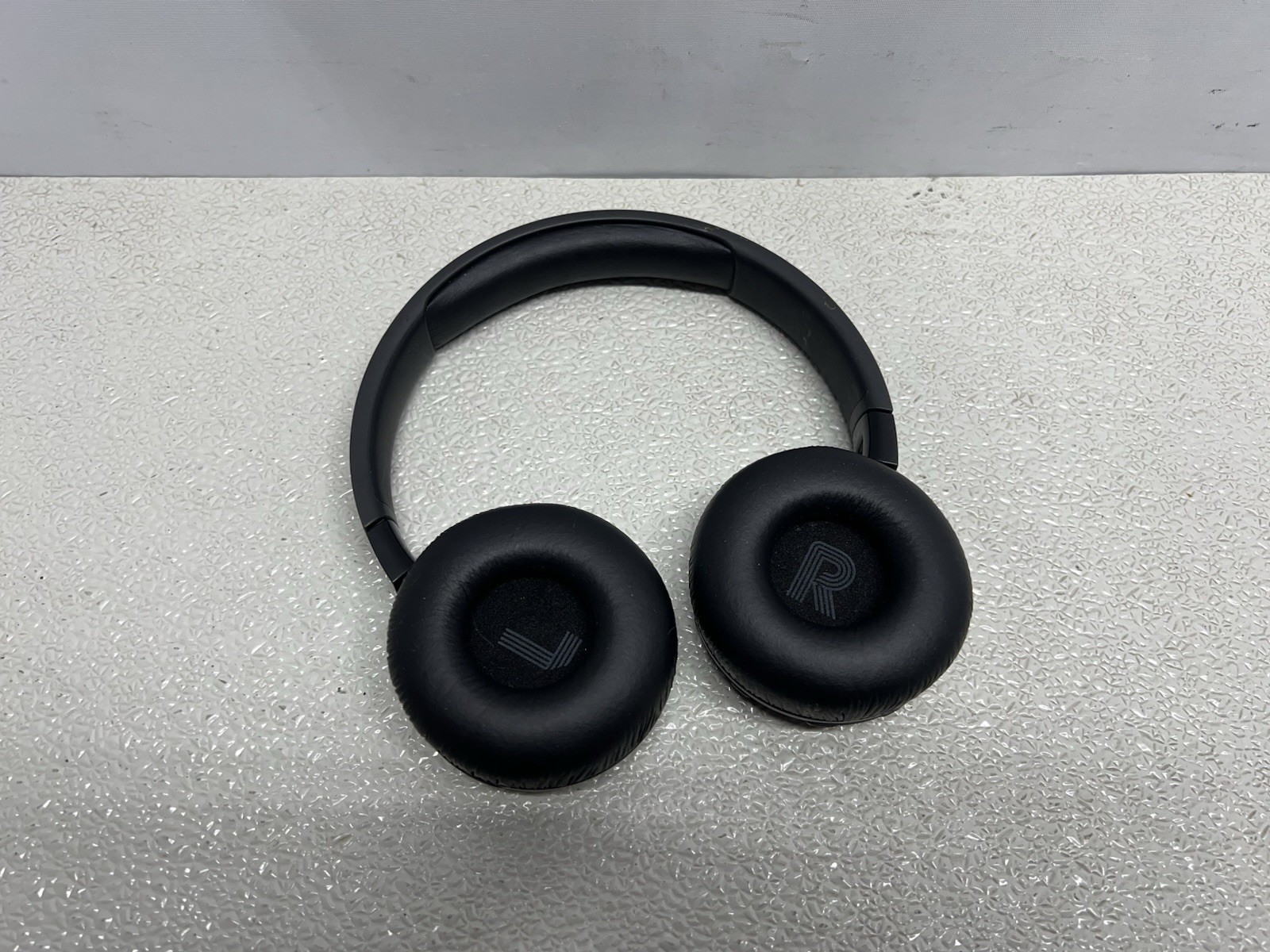 JBL – Tune 670NC Adaptive Noise Cancelling Wireless On-Ear Headphone – Black –