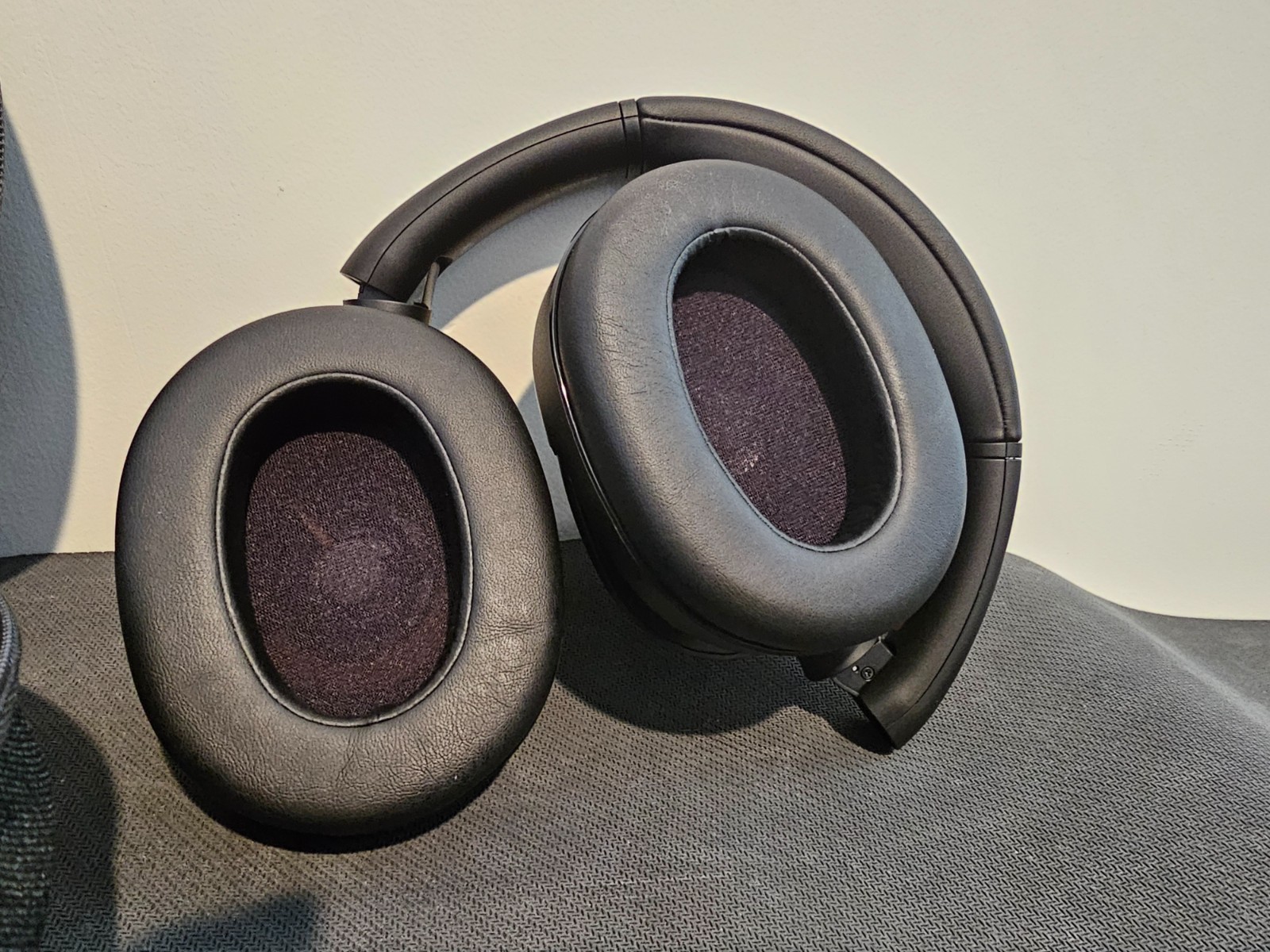 Sony ULT WEAR Wireless Over-Ear Noise-Canceling Headphones WHULT900N/B (Black)