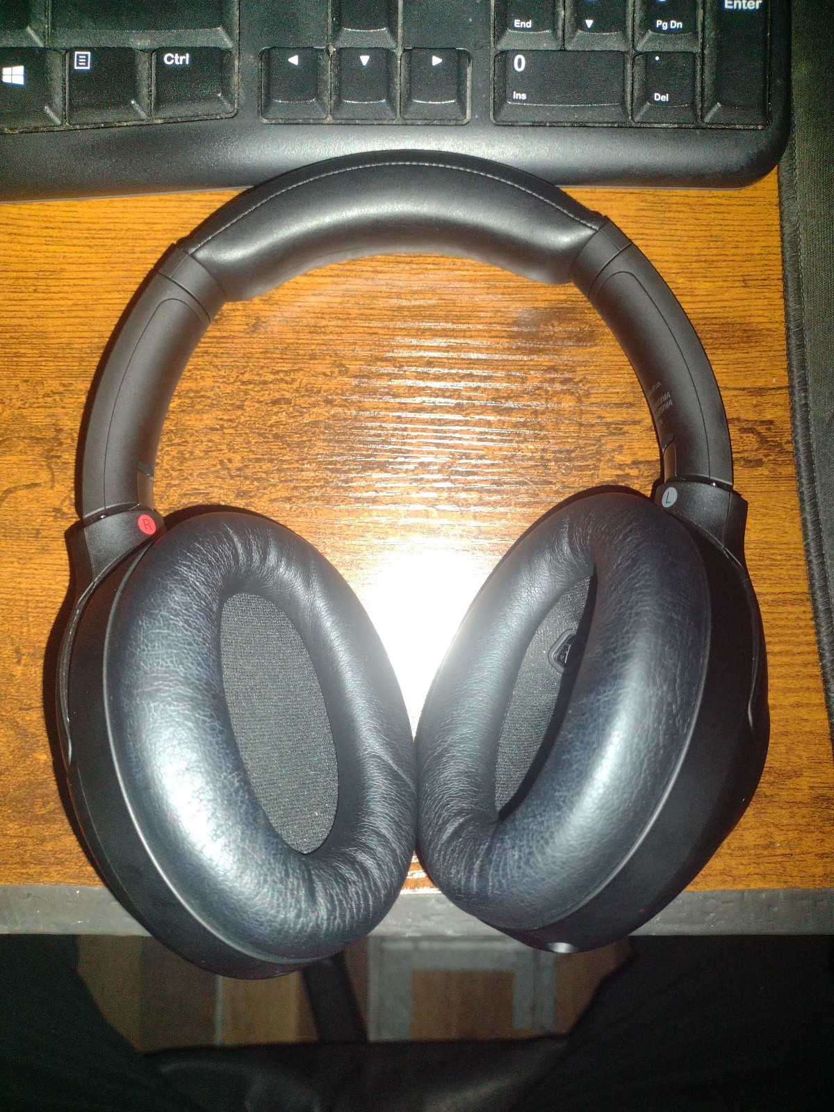 Sony WH-1000XM4 Over the Ear Wireless Headphones – Black HAS CASE + COMPONENTS!