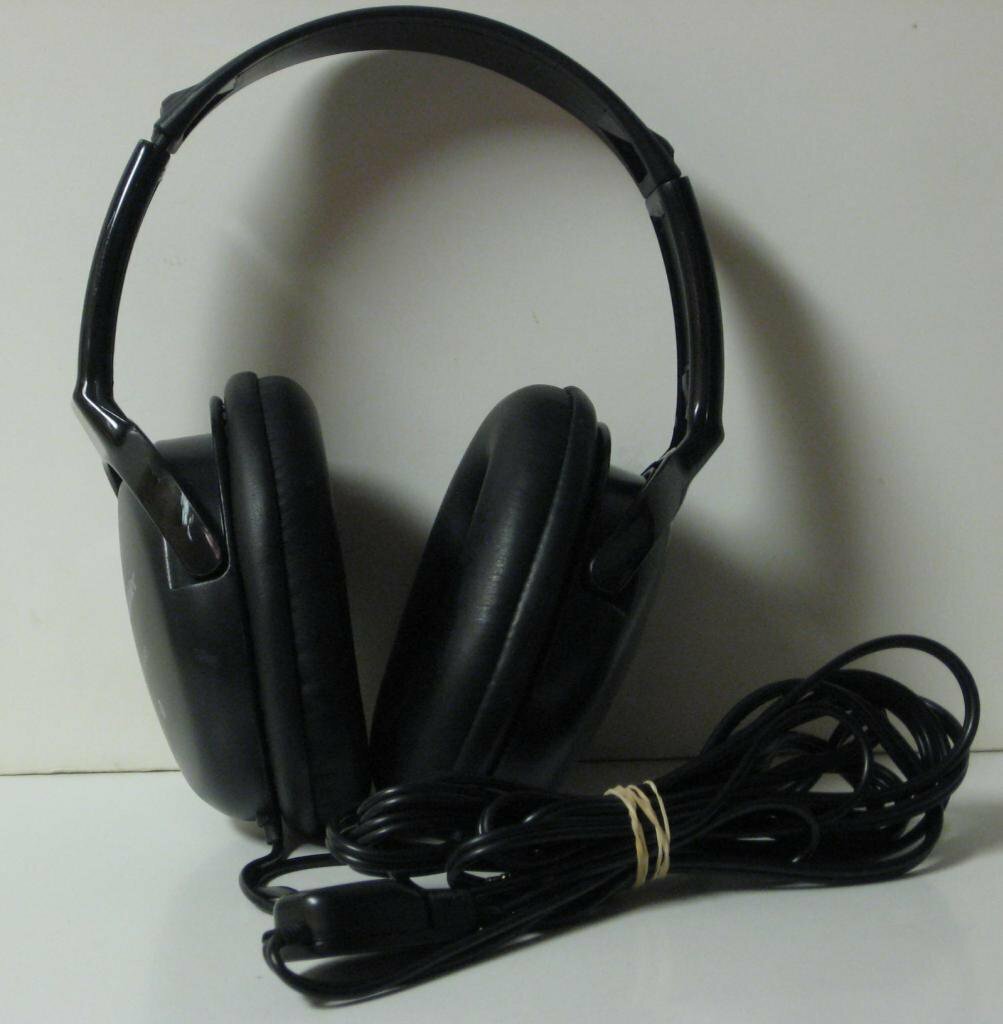 Labtec Elite-825 Stereo Heaphones – Black – Elite 825 – EUC