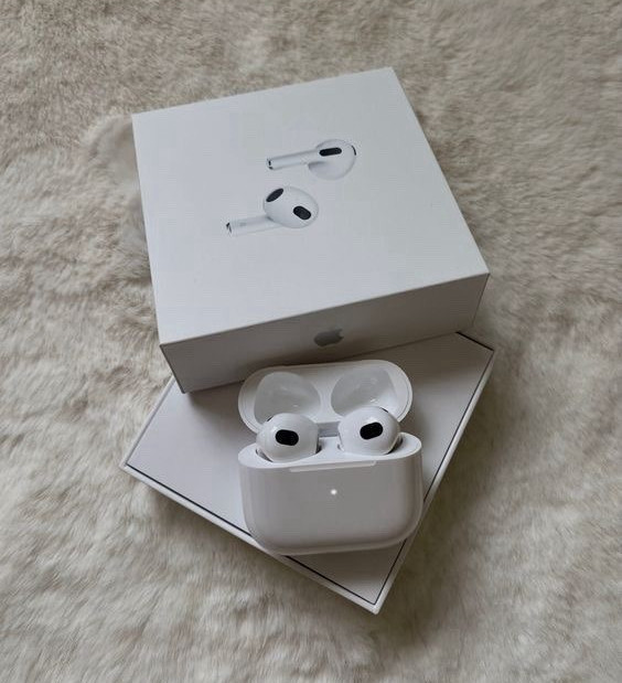 Apple AirPods Pro Bluetooth Wireless In-Ear Earbuds, White w/ Charging Case