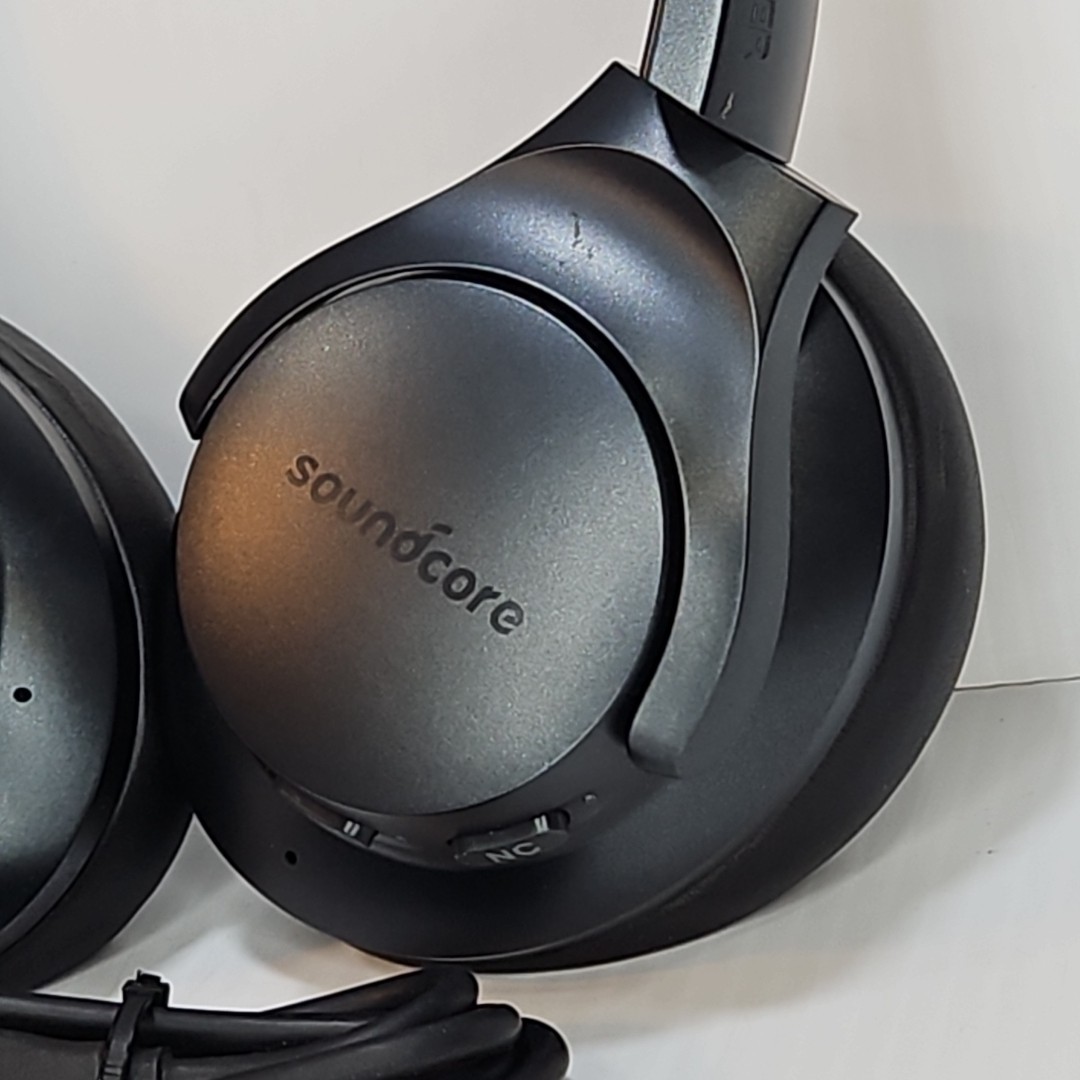 Soundcore Life Q20 – Hybrid Active Noise Cancelling Headphones