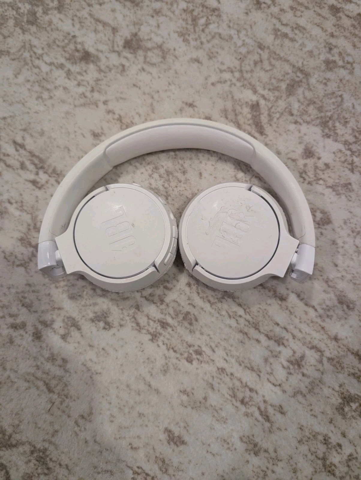 JBL Tune 520BT White Wireless Bluetooth On-Ear Headphones