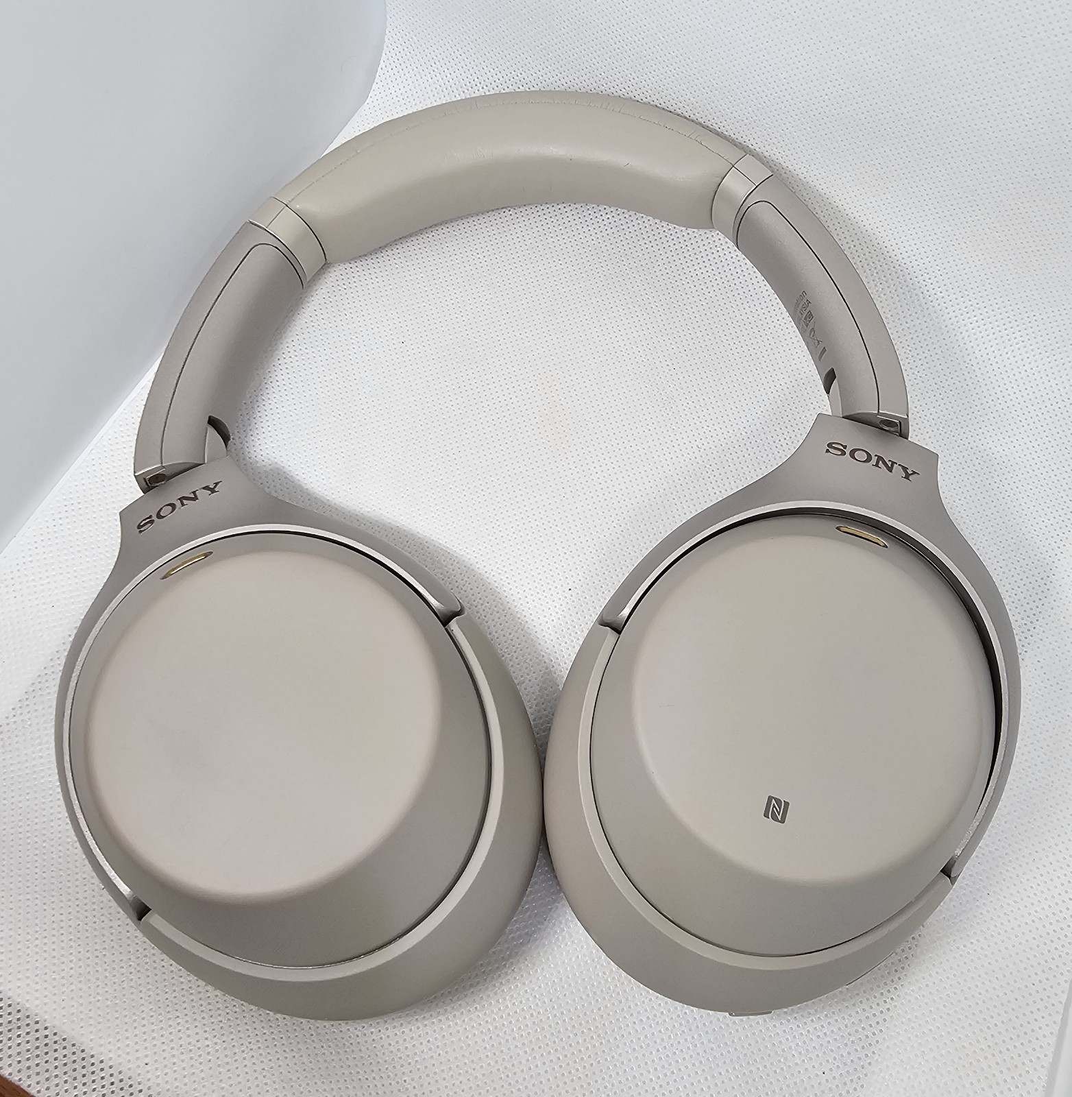 Genuine Sony WH-1000XM3 Wireless Noise-Cancelling Over-the-Ear Headphones Beige
