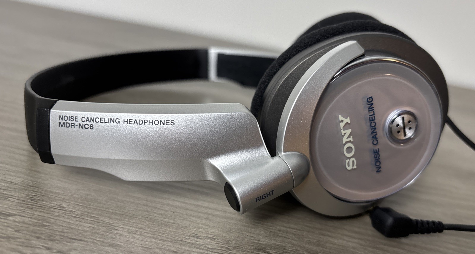 Sony MDR-NC6 Headband Headphones – Silver – Tested – Working w/bag ?