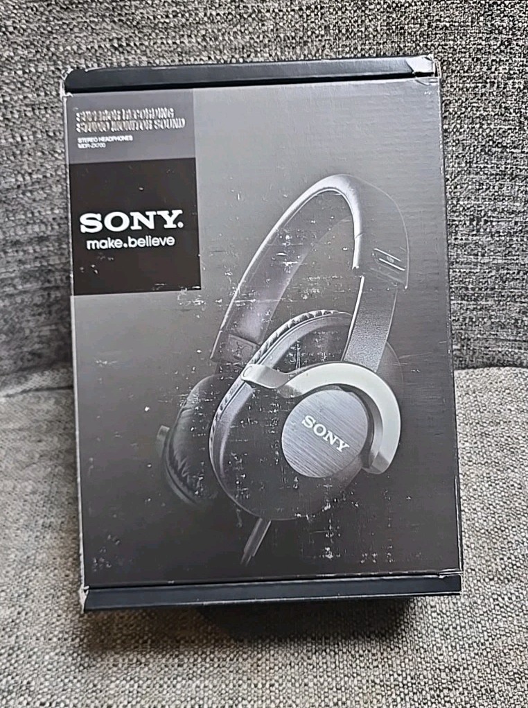/RARE 2010 SONY MDR-ZX700 ZX Series Stereo Headphones. Made In Thailand.