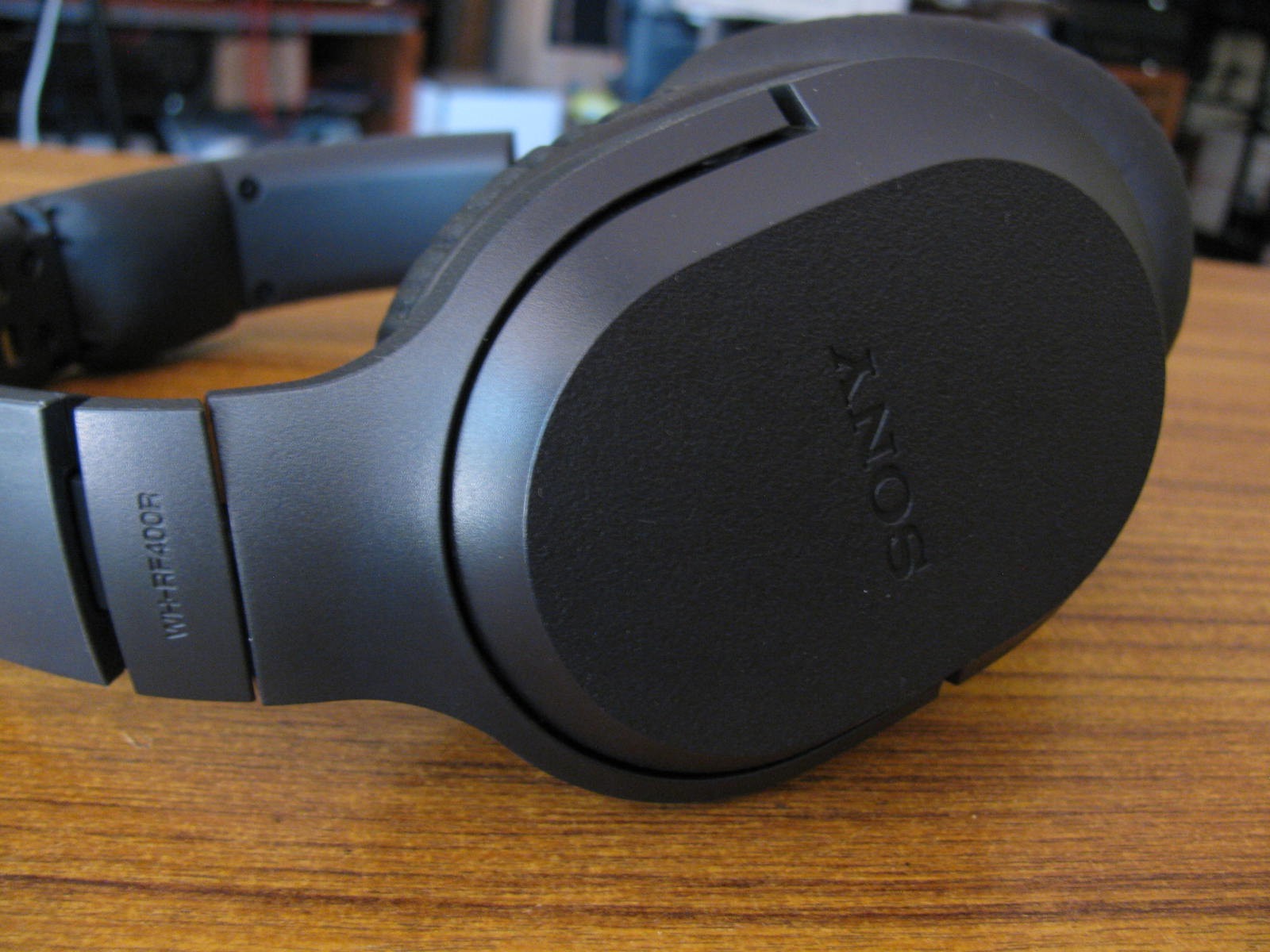 Sony WH-RF400R Wireless Home Theater Headphones Great Working Condition