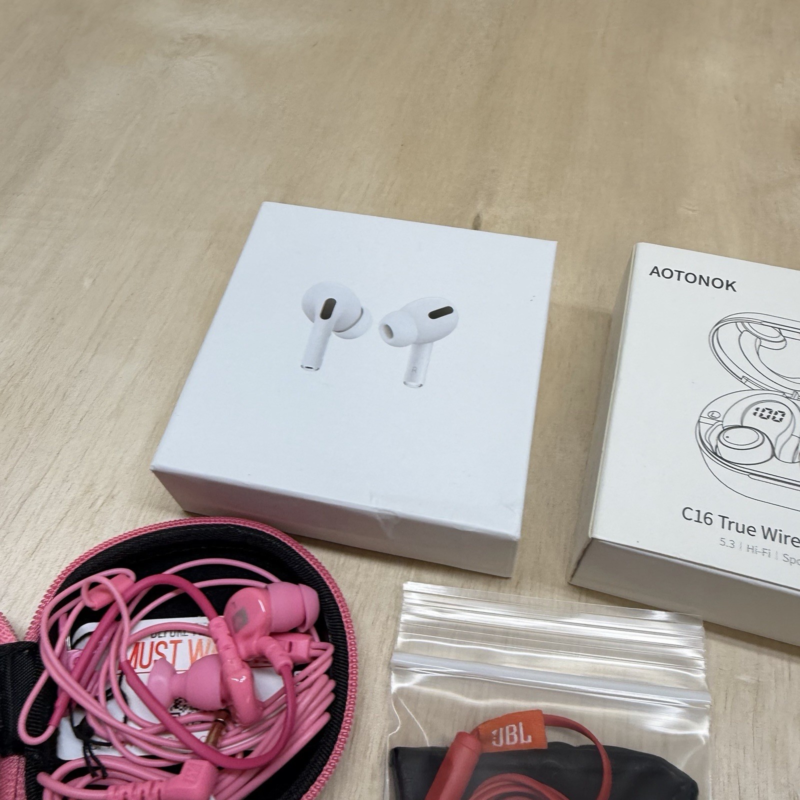 Wired Wireless Earbuds Mixed Lot of 11 JBL Apple Peloton Unbranded