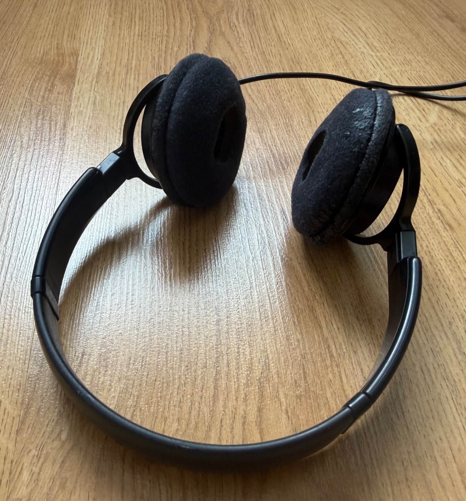 Vintage 80s Sony MDR-V2 Over the Ear Headphones Tested & Works need plug repair!