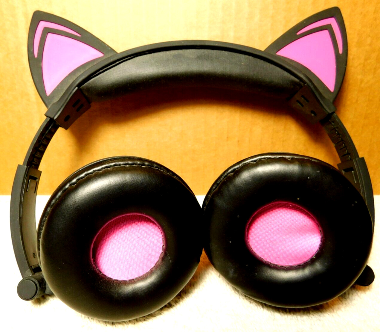 Hype~Black & Pink Cat Ears LED Lights Pink Headphones 15 Yrs. Needs 3.5mm Jack
